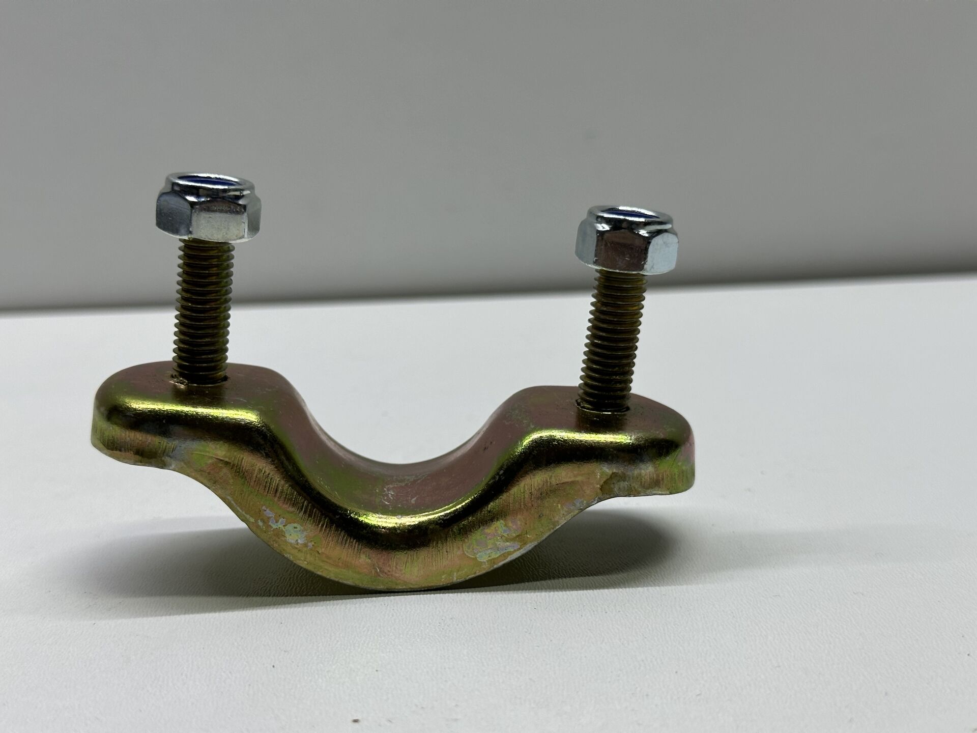 RENAULT 12-R12-TOROS ARKA SALINCAK KELEPÇESİ